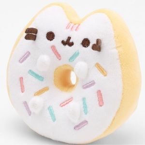 Claire’s exclusive 4” Pusheen donut squisheen